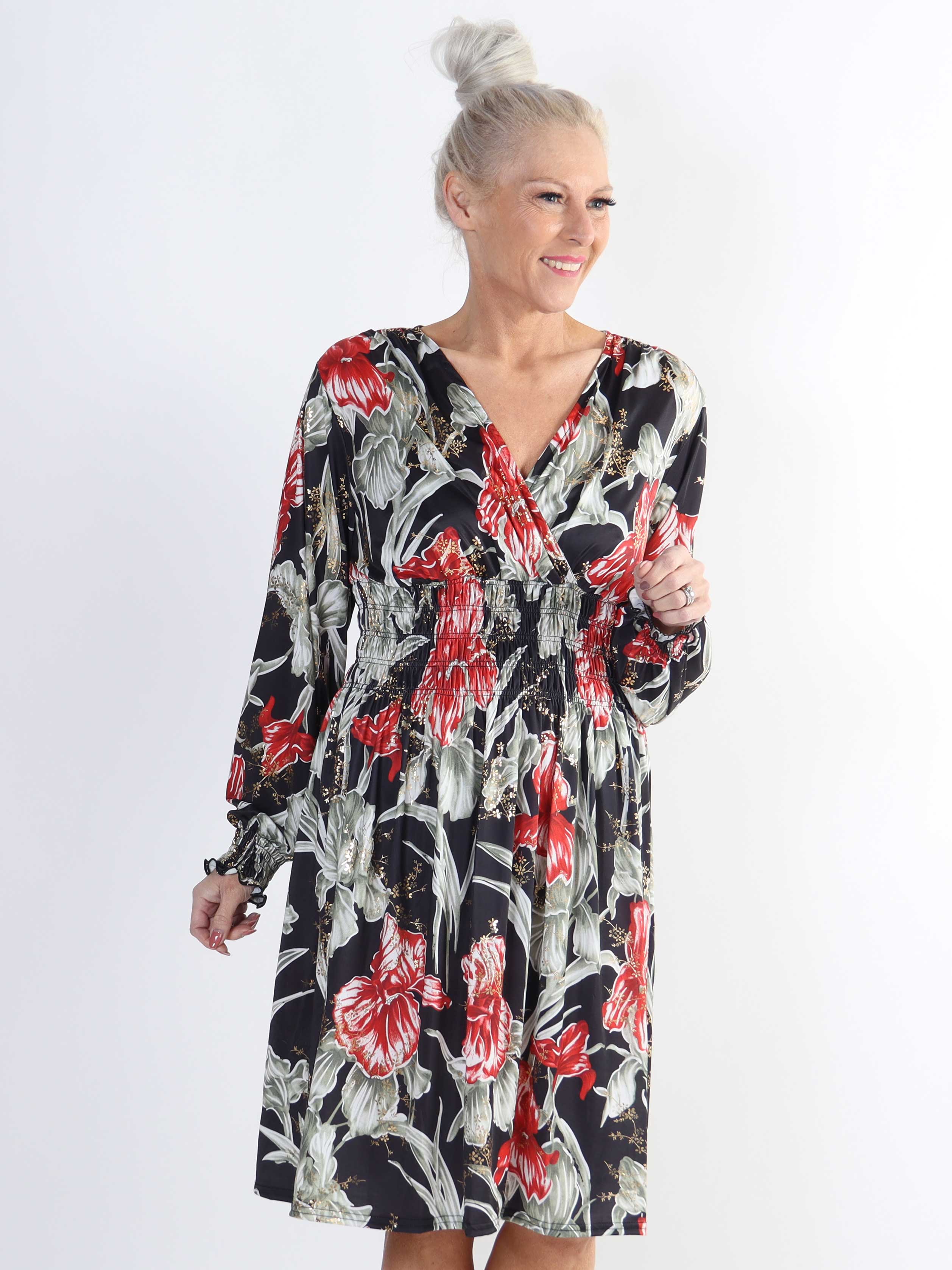 Pams Flower Short L/S - Elastisk mönstrad plus size-klänning i skrynkelfritt tyg